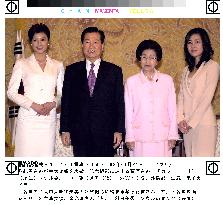 Kim meets Japanese, S. Korean goodwill ambassadors