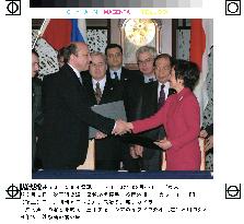 (2) Kawaguchi, Ivanov agree to move treaty talks ahead