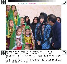 Kuroyanagi meets with Afghan children in Herat