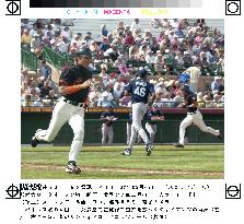 Shinjo drives in two runs