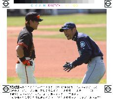 Ichiro goes 2-for-4, Shinjo 1-for-3