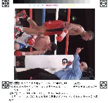 (1) Munoz TKOs Kobayashi for WBA super flyweight crown