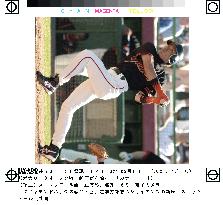 Shinjo gets 2 hits, 1st steal