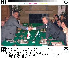 (1)Koizumi, Musharraf to fortify economic, security ties