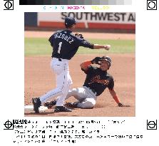 Shinjo advances to second