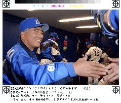 Baystars pick season's first win