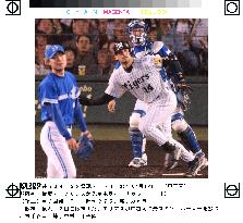 Tigers' Arias hits solo homer against Baystars