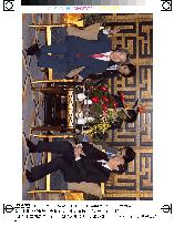 Koizumi talks with Chinese Premier Zhu Rongji