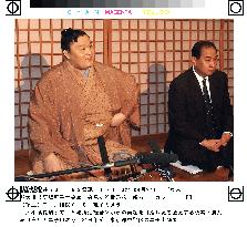 Yokozuna Takanohana meets the press