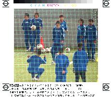 (2)Japan squad braces up for international friendlies