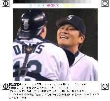 Mariners' Sasaki scores 7th save