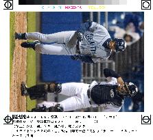 Ichiro goes 1-for-3