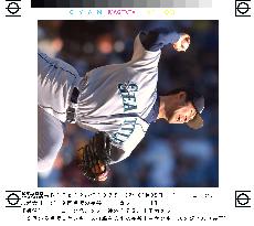 Mariners' Hasegawa pitches perfect 9th against Yankees