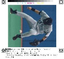 Ichiro records season's first error