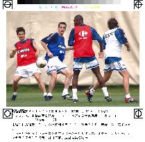 (1)French soccer team training in Ibusuki