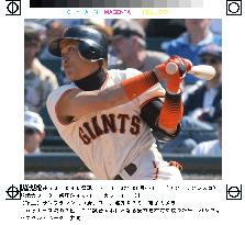 Giants' Shinjo goes 4-for-4 against Rockies