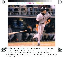 Shinjo hits homer against Padres