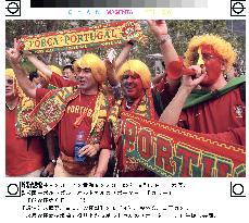 (2)Supporters in Suwon