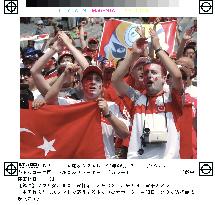 (3)Supporters in Seoul