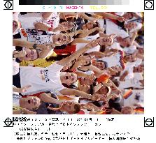 (3)Supporters in Yokohama