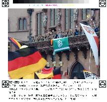 German soccer team welcomed by fans