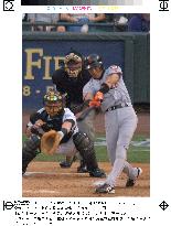 Shinjo hits grand slam