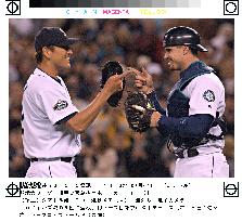 Sasaki posts save No. 19 in Seattle shutout victory