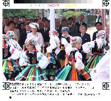 (4)Emperor meets Polish Premier Miller