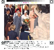 Emperor Akihito, Empress Michiko view paintings in Austria