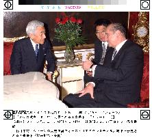 Emperor Akihito talks with Austrian President Thomas Klestil