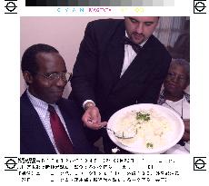 U.N. holds rice-tasting party for high-yield strain