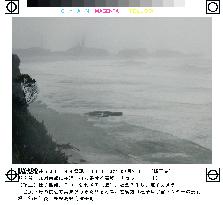 (1)Typhoon Fengshen heading toward Kyushu