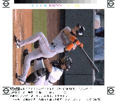 Shinjo goes 2-for-4 against Rockies