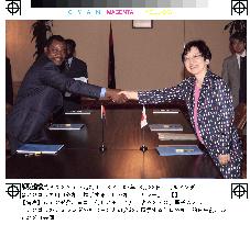 (1)Kawaguchi meets with Angolan foreign minister