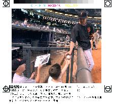 Shinjo autographs ball for fan