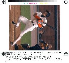 Giants' Shinjo goes 1-for-3 against Rockies