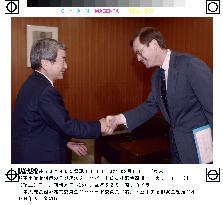Hubbard meets with Yanagisawa