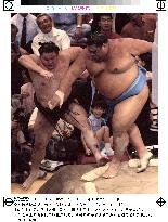 (1)Musashimaru wins aumumn sumo tourney