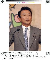 (2)Koizumi retains top aides in LDP