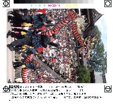 Okunchi festival opens in Nagasaki