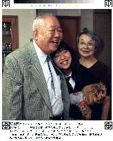 (1)Nobel laureate Koshiba relishes honor