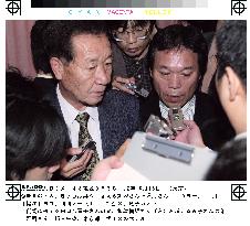 Kin of missing Japanese meet 5 abductees