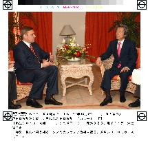Koizumi seeks Russia's cooperation for N. Korean nuke issue