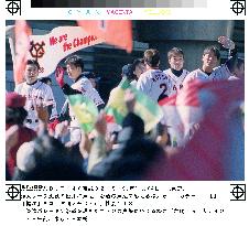 (3)Yomiuri Giants parade in Ginza