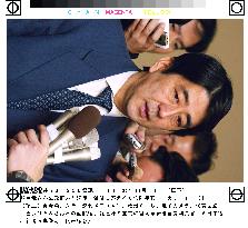 (3)Abe, Nakayama meet Hitomi Soga