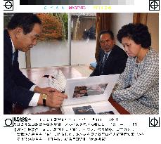 Niigata Gov. Hirayama visits Soga