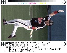Nakamura hits homer against MLB team