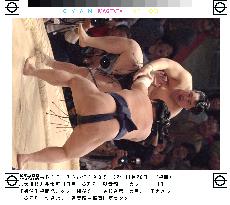 Asashoryu express derailed at Kyushu sumo