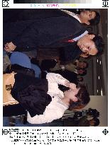 (4)DPJ President Hatoyama to quit Dec. 13