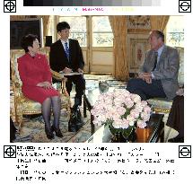 Kawaguchi talks with Chirac on N. Korea nukes
